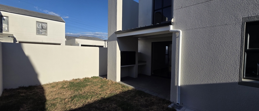 To Let 3 Bedroom Property for Rent in Jakarandas Western Cape